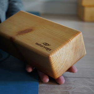 bloque-yoga-pino-iyengar
